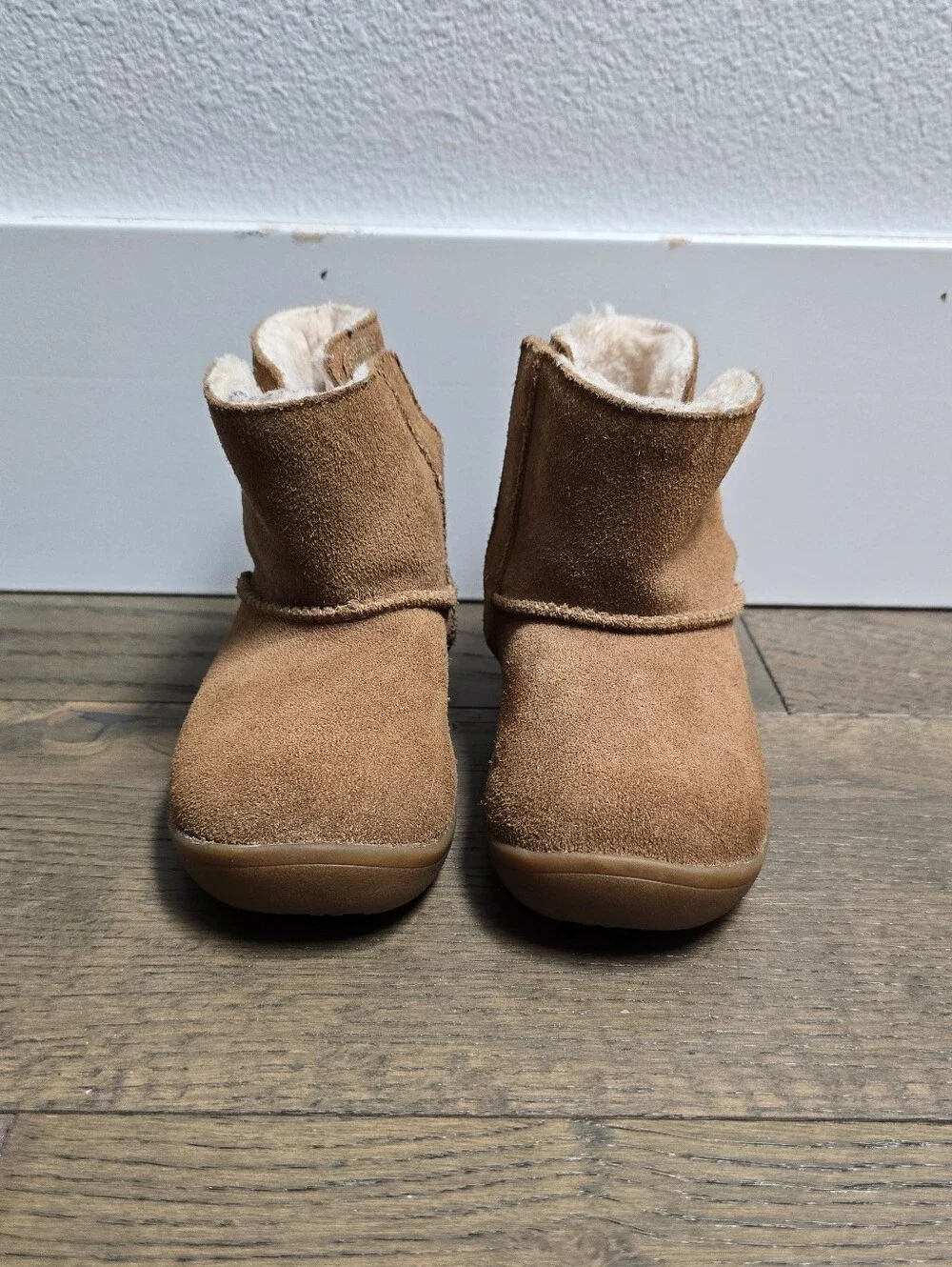 Ugg Keelan II Velcro Fur Lined Boot in Chestnut 10C
